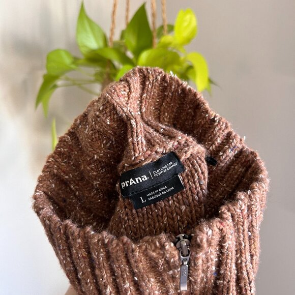 Prana, Size Large, 3 quarter zip - Picture 2 of 3